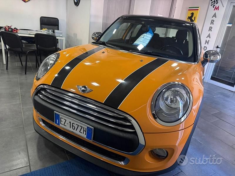 Usata Mini Cooper D Business 95 CV (69 kW) 2015 Arancione Utilitaria