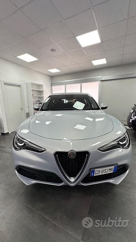 Usata Alfa Romeo Stelvio Business 160 CV (117 kW) 2020 Blu SUV