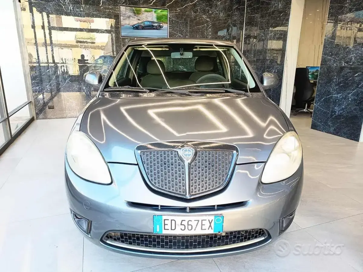 Usata Lancia Ypsilon 75 CV (55 kW) 2010 Utilitaria