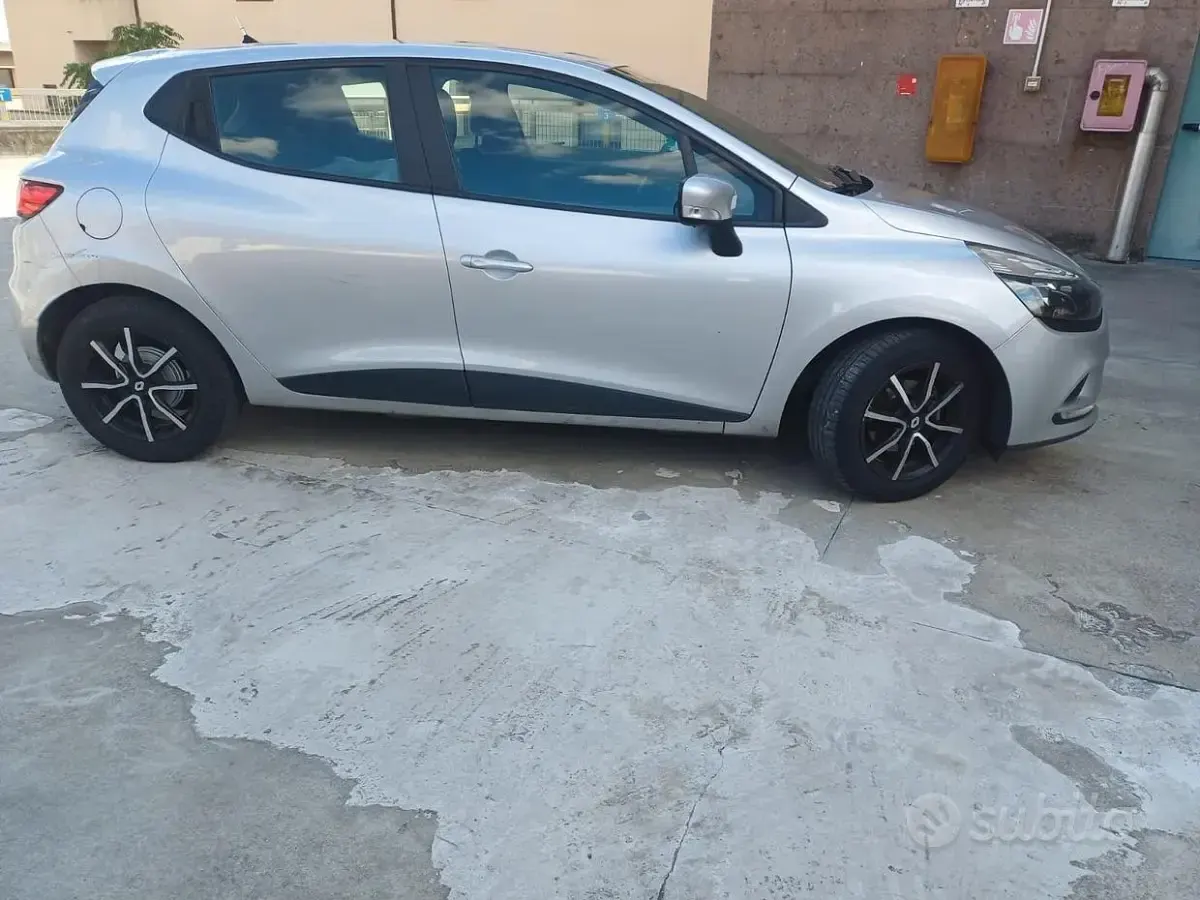 Usata Renault Clio IV 75 CV (55 kW) 2018 Grigio Berlina