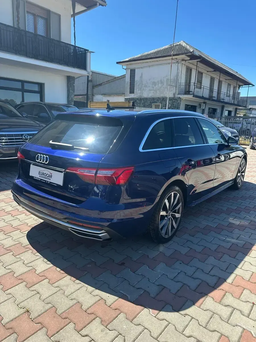 Begagnad Audi A4 Business 163 HK (119 kW) 2021 Blå Kombi