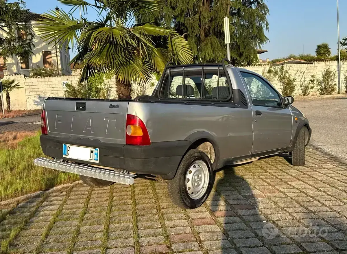 Usata Fiat Strada 69 CV (50 kW) 1999 Grigio Pick-up