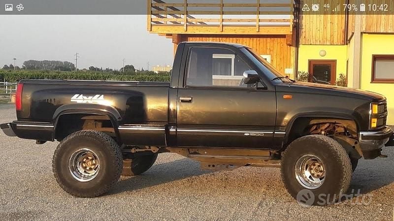 Nero Usata 1990 Chevrolet Silverado | 25.000 € - Immagine 1/4