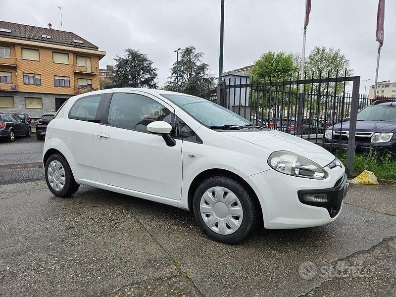 Usata Fiat Grande Punto S 75 CV (55 kW) 2011 Bianco Utilitaria