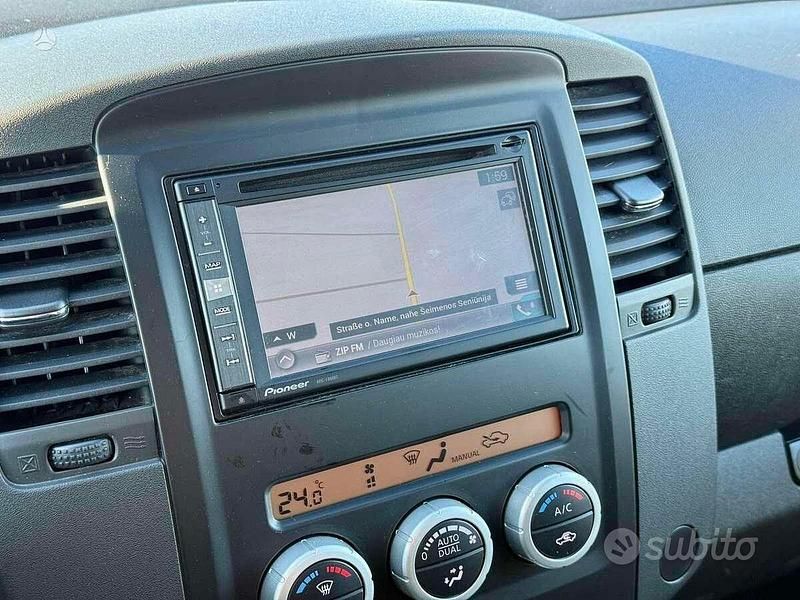 Usata Nissan Navara XE 190 CV (139 kW) 2015 Nero Pick-up