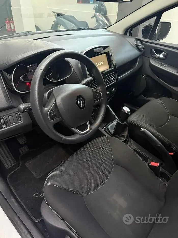 Usata Renault Clio Business 75 CV (55 kW) 2019 Bianco Utilitaria