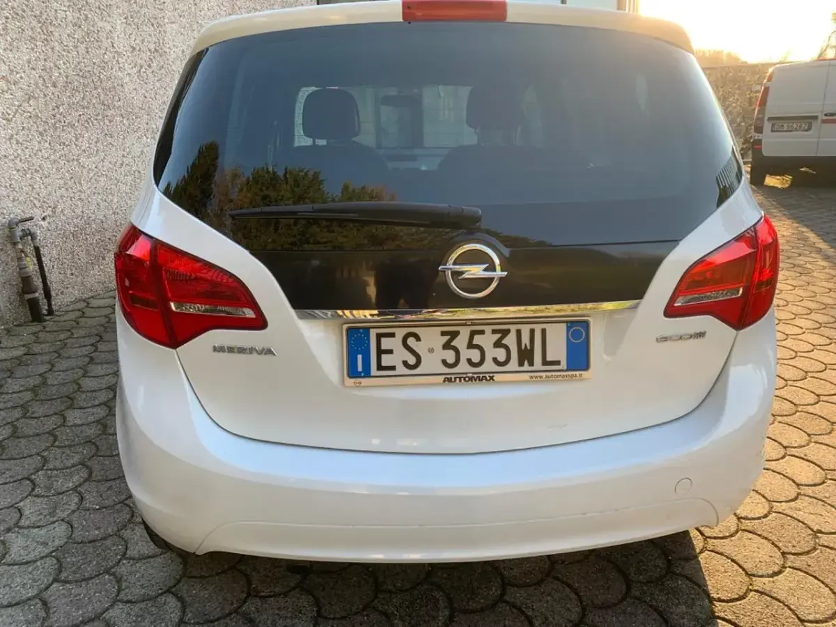 Usata Opel Meriva Cosmo 95 CV (69 kW) 2013 Bianco Monovolume