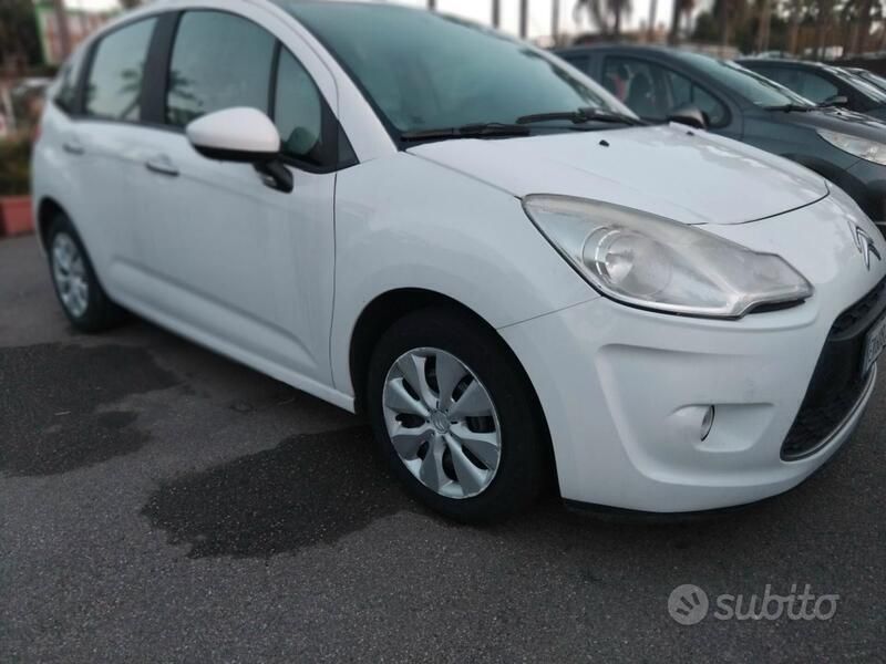 Bianco Usata 2012 Citroën C3 Attraction Due volumi | 3500 € (Buon prezzo) - Immagine 1/4