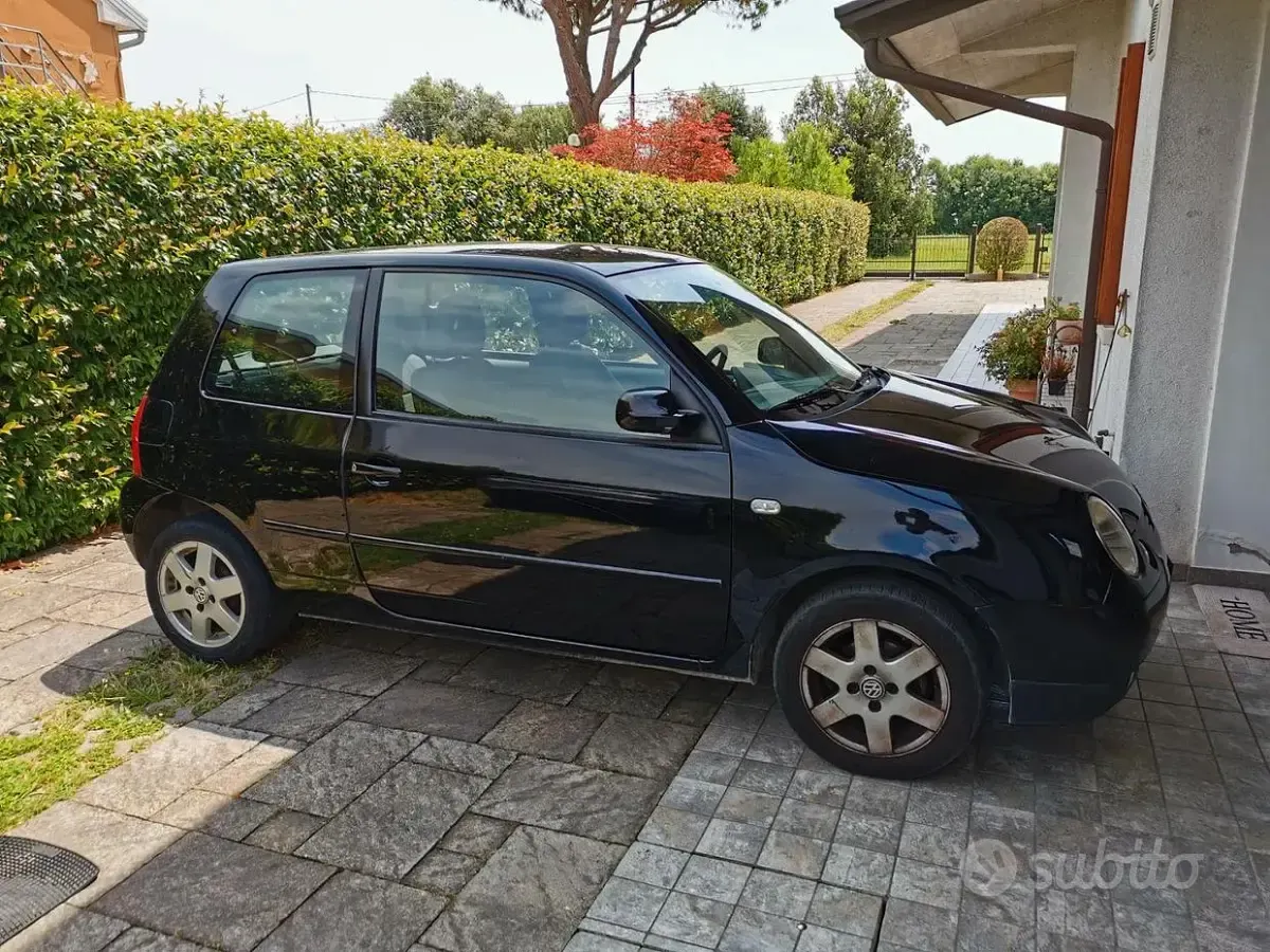 Usata VW Lupo 75 CV (55 kW) 2001 Nero Utilitaria
