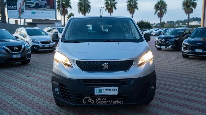 Usata Peugeot Traveller 116 CV (85 kW) 2016 Argento Monovolume