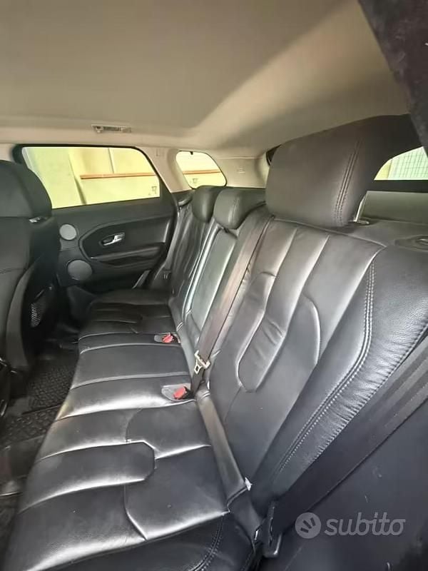 Usata Land Rover Range Rover evoque 150 CV (110 kW) 2015 Nero SUV