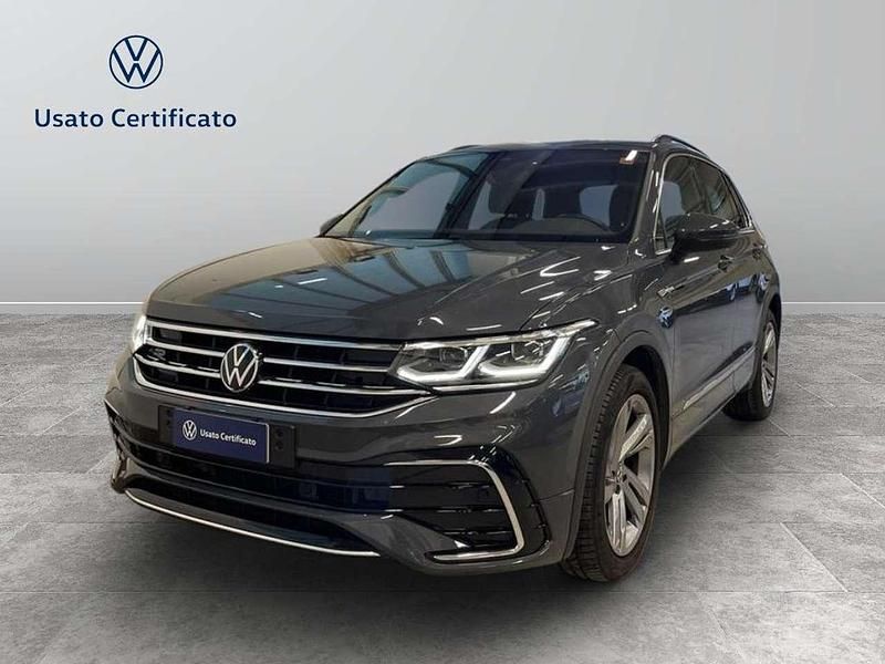 Dolphin grey metallizzato Usata 2022 VW Tiguan R-line SUV | 32.900 € (Molto cara) - Immagine 1/4