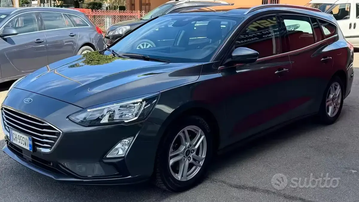 Usata Ford Focus 120 CV (88 kW) 2022 Grigio Station wagon