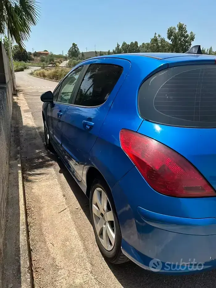 Usata Peugeot 308 90 CV (66 kW) 2008 Bluazzurro Berlina