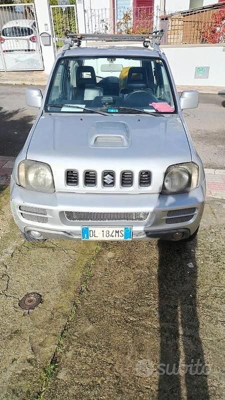 Usata Suzuki Jimny 86 CV (63 kW) 2007 Grigio SUV