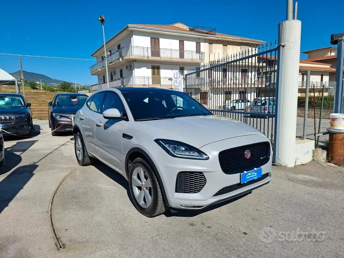 Usata Jaguar E-Pace R-Dynamic 150 CV (110 kW) 2019 Bianco SUV