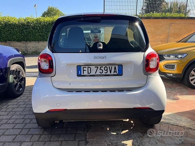 Usata Smart ForTwo Coupé 71 CV (52 kW) 2017 Utilitaria