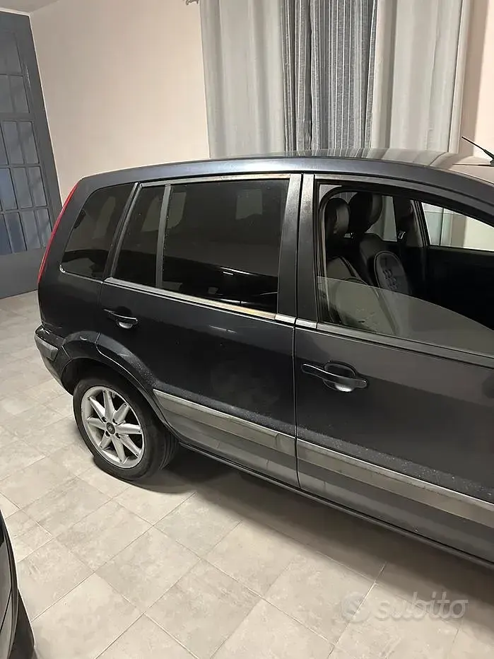 Usata Ford Fusion 80 CV (58 kW) 2008 Utilitaria