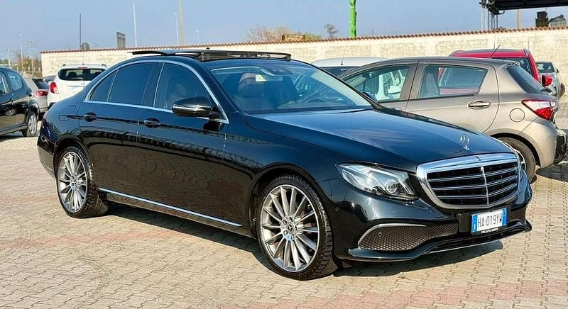Usata Mercedes E220 Exclusive 194 CV (142 kW) 2019 Nero Berlina