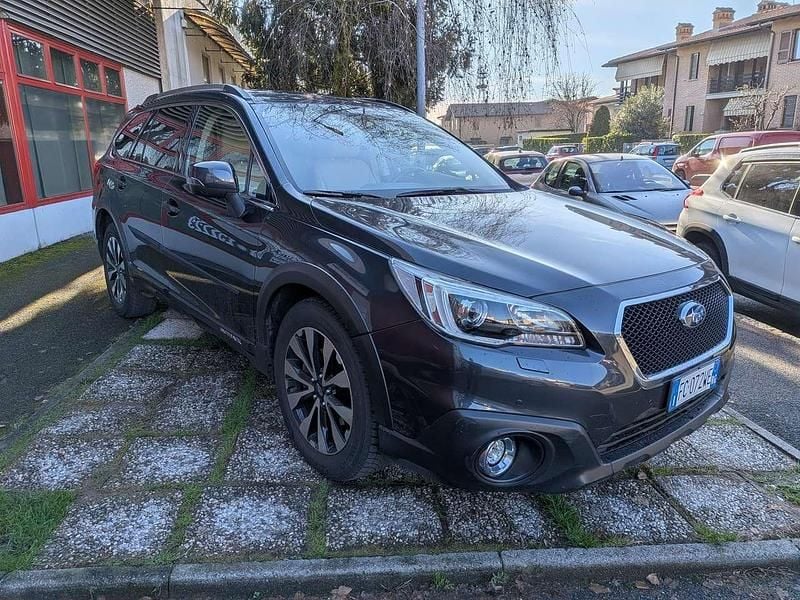 Usata Subaru Outback 175 CV (128 kW) 2016 Grigio Station wagon