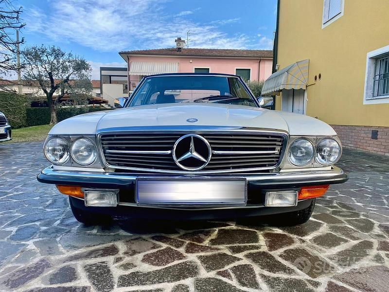 Usata Mercedes SL380 204 CV (150 kW) 1983 Bianco Cabrio