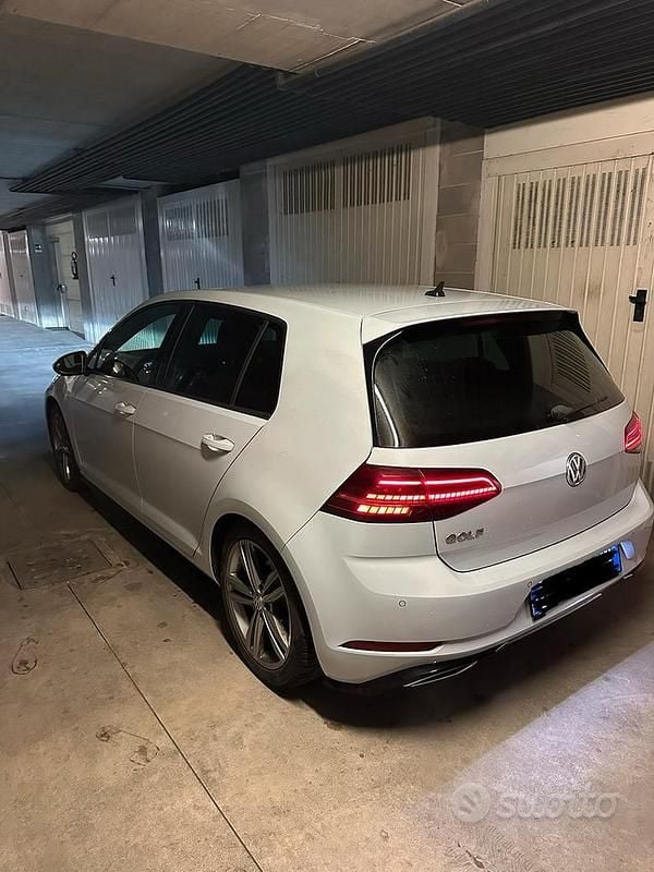 Usata VW Golf VII R-line 150 CV (110 kW) 2017 Grigio Berlina