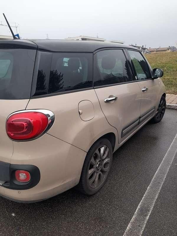 Usata Fiat 500L Living 105 CV (77 kW) 2014 Beige Monovolume