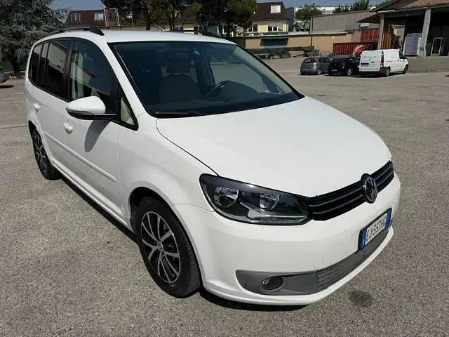 Usata VW Touran 104 CV (76 kW) 2011 Bianco Monovolume