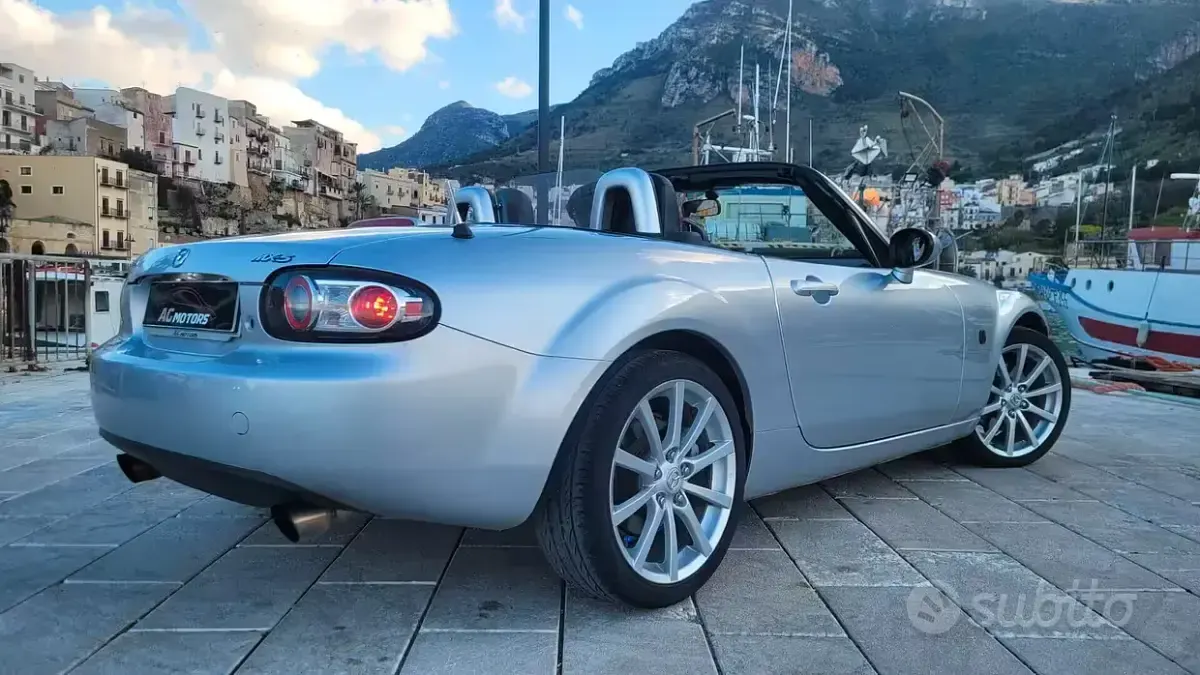 Usata Mazda MX5 160 CV (117 kW) 2006 Grigio Cabrio