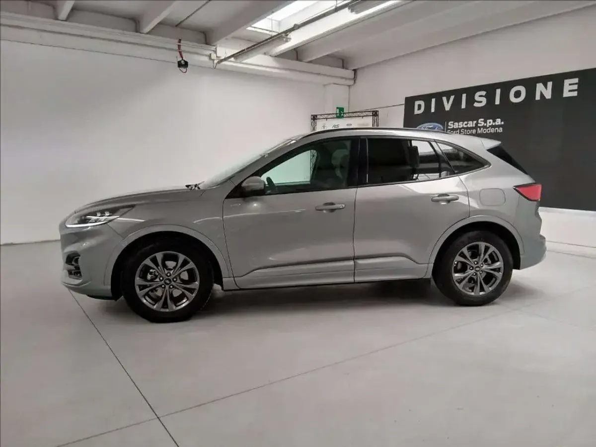 Usata Ford Kuga ST-Line 120 CV (88 kW) 2023 Grigio SUV