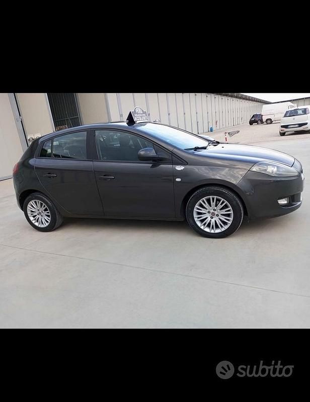 Usata Fiat Bravo Emotion 105 CV (77 kW) 2009 Marrone Utilitaria