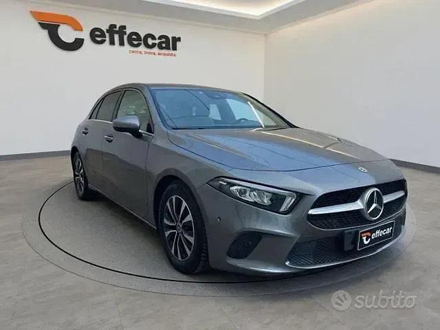 Usata Mercedes A180 Business 116 CV (85 kW) 2021 Grigio Berlina