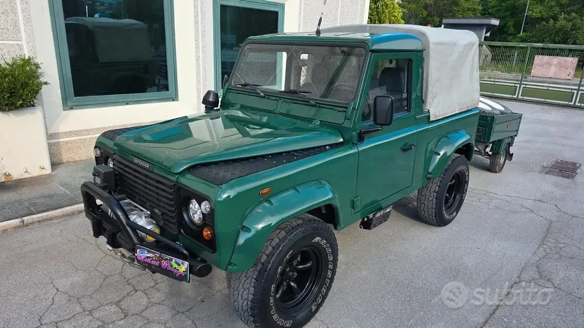 Usata Land Rover Defender 122 CV (89 kW) 2003 Verde Pick-up