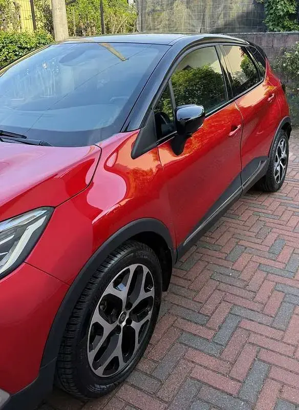 Usata Renault Captur 150 CV (110 kW) 2019 Rosso SUV