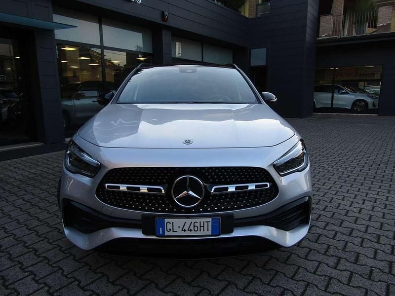 Usata Mercedes GLA200 Premium 150 CV (110 kW) 2022 Argento SUV