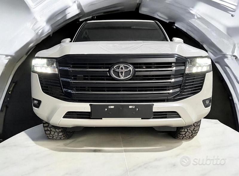 Nuova Toyota Land Cruiser 306 CV (225 kW) 2025 Bianco SUV