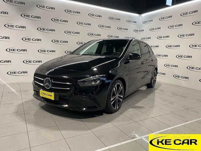 Nero Usata 2020 Mercedes B180 Monovolume | 21.900 € (Buon prezzo) - Immagine 1/4