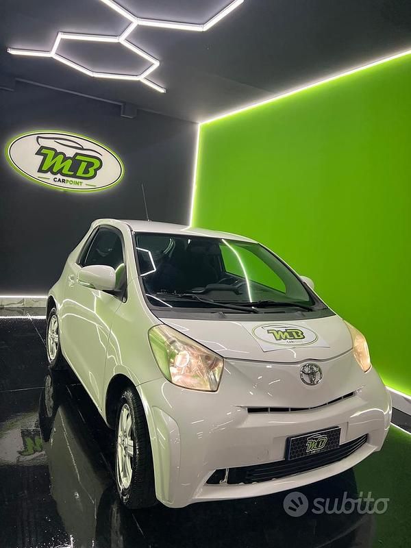 Usata Toyota iQ 68 CV (50 kW) 2009 Bianco Utilitaria