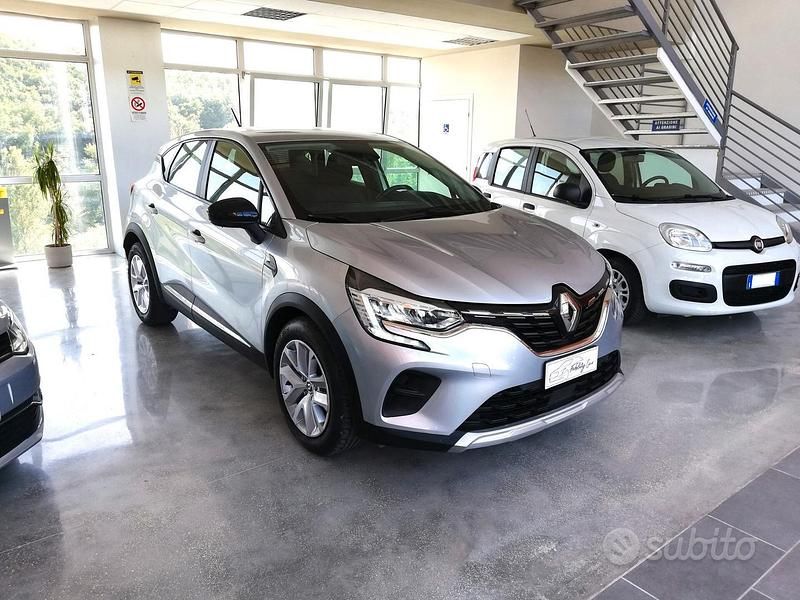 Grigio Usata 2021 Renault Captur Business SUV | 18.200 € (Buon prezzo) - Immagine 1/4