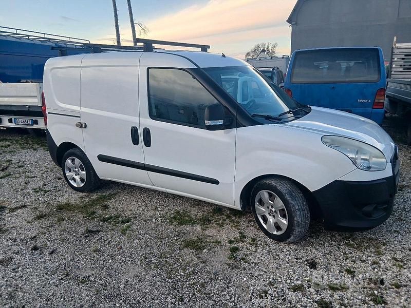 Usata Fiat Doblò 90 CV (66 kW) 2014 Monovolume
