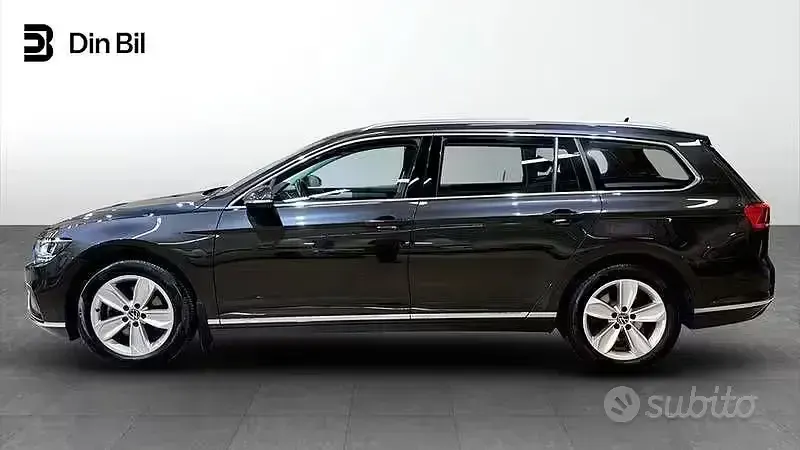 Usata VW Passat 150 CV (110 kW) 2023 Grigio Station wagon