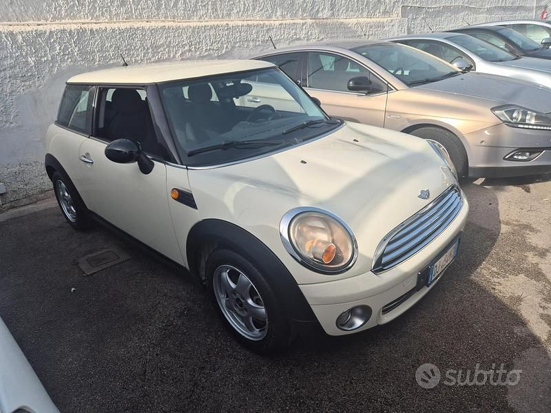 Usata Mini Cooper 95 CV (69 kW) 2008 Beige Utilitaria