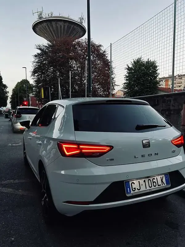 Usata Seat Leon FR 131 CV (96 kW) 2020 Bianco Berlina