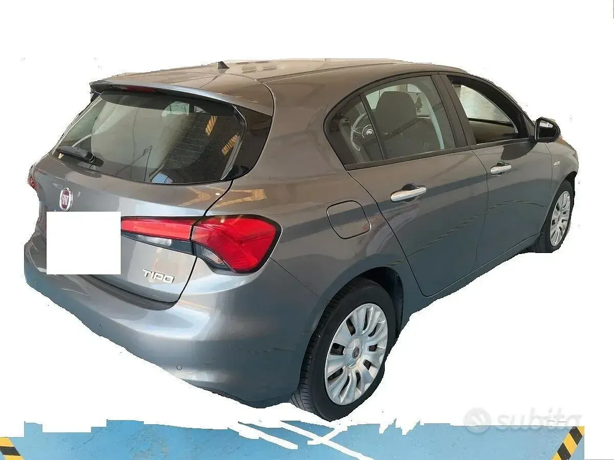 Usata Fiat Tipo 120 CV (88 kW) 2017 Grigio Berlina