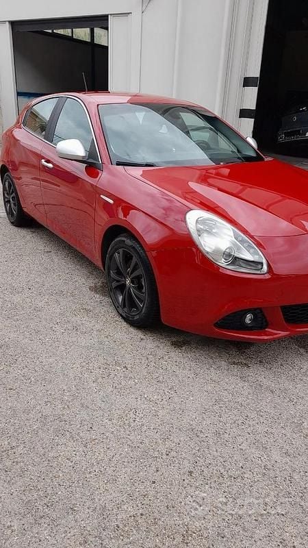 Usata Alfa Romeo Giulietta 105 CV (77 kW) 2012 Rosso Utilitaria