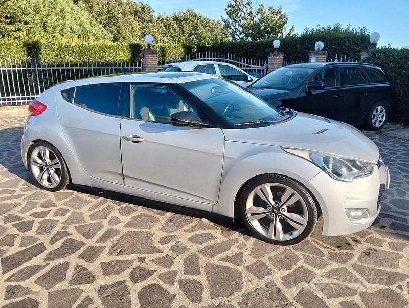 Usata Hyundai Veloster Sport 140 CV (102 kW) 2012 Grigio Utilitaria