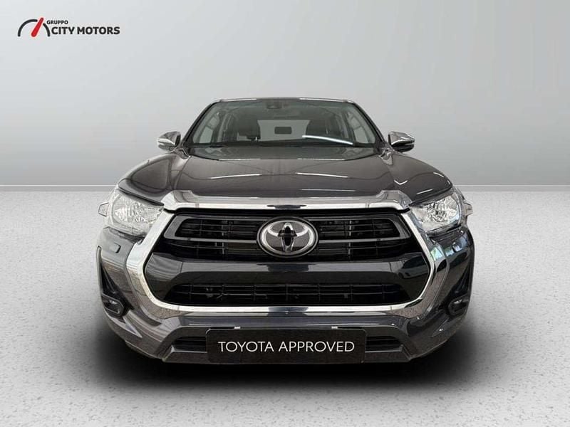 Usata Toyota HiLux Lounge 150 CV (110 kW) 2024 Grigio Pick-up