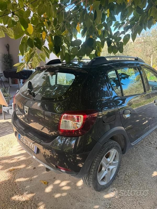 Usata Dacia Sandero Stepway 2015 Nero Utilitaria