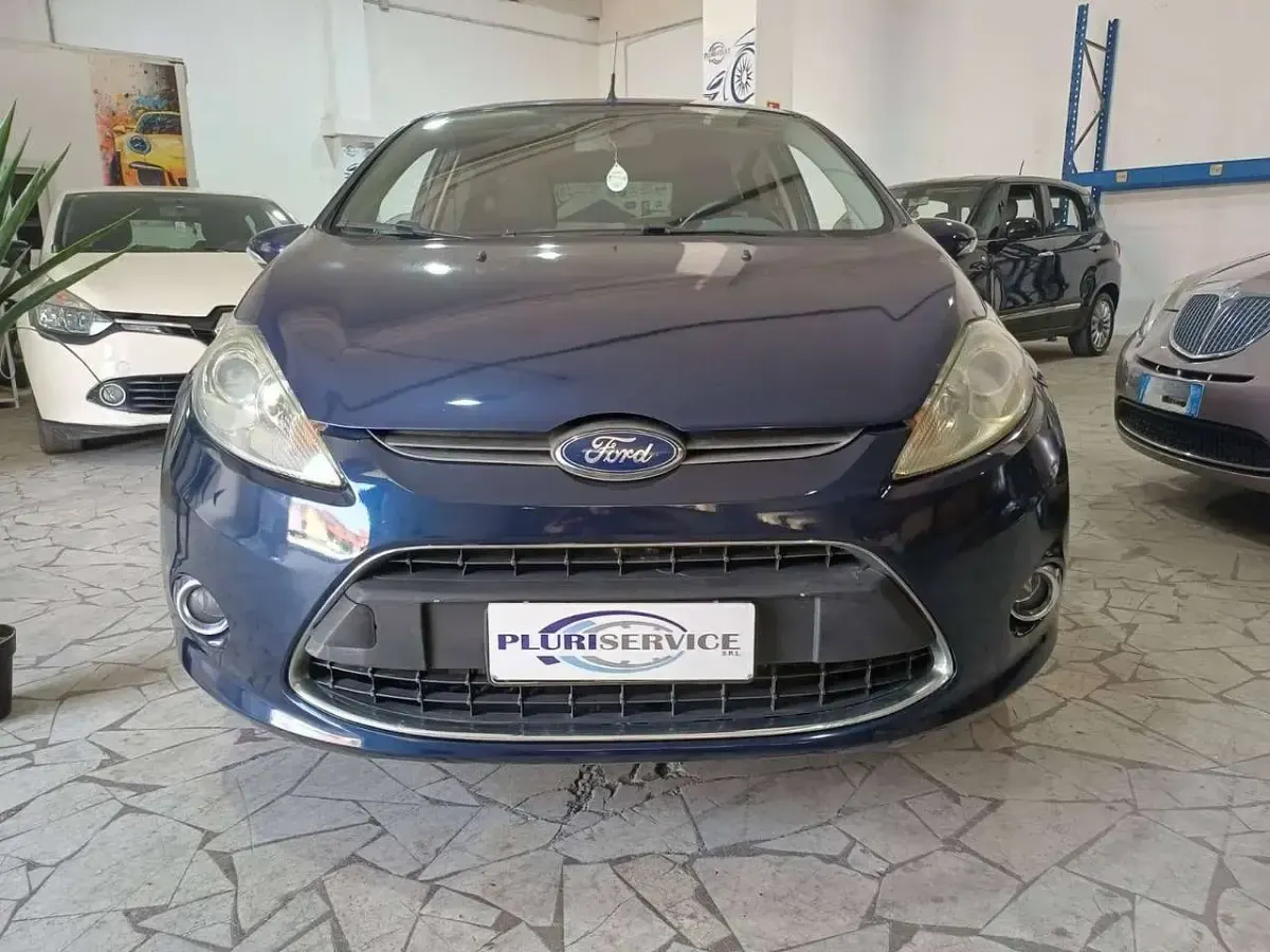 Usata Ford Fiesta Titanium 60 CV (44 kW) 2011 Blu/azzurro Berlina