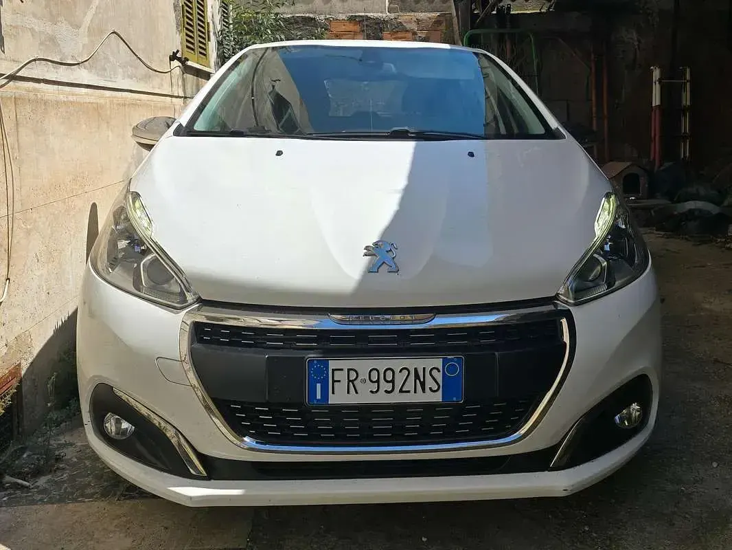 Usata Peugeot 208 Allure 83 CV (61 kW) 2018 Bianco Utilitaria